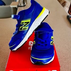 New Balance Toddler 10W sneakers